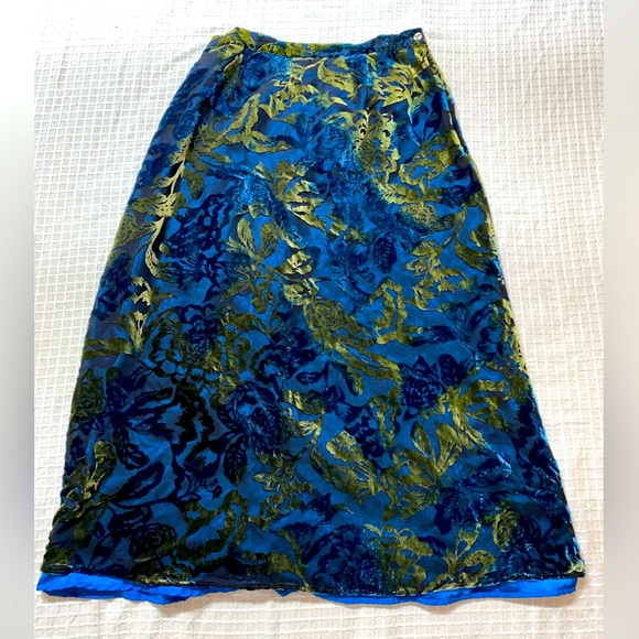 Linea by Louis Dell'Olio Dresses & Skirts - 90’s Velvet Floral Skirt